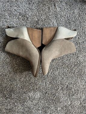 TOMS ELIZA DUNE SUEDE Ladies Size 11 Medium Ankle Boots In Tan Color